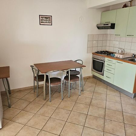 Apartmani Maria Preko Exteriör bild
