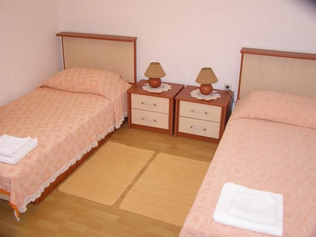 Apartmani Maria Preko Exteriör bild