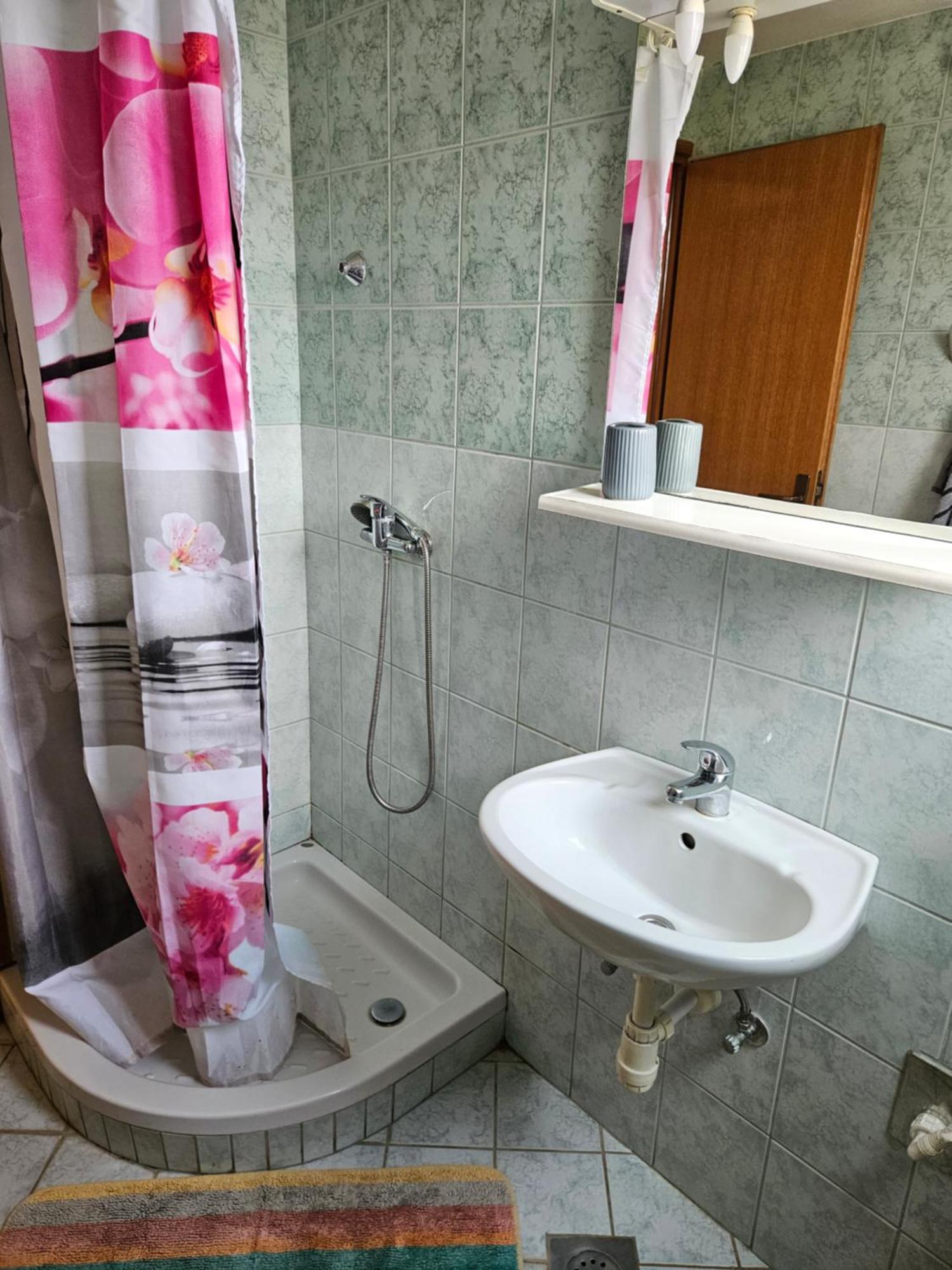 Apartmani Maria Preko Rum bild